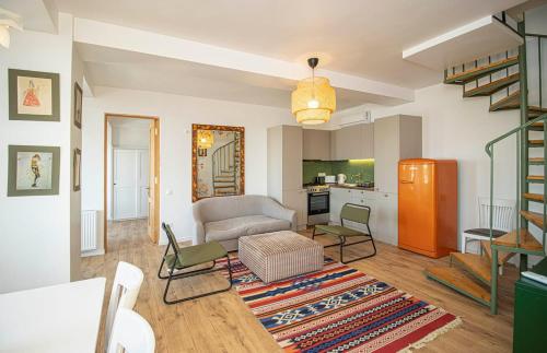 3BR Scenic Terrace Apt in Abanotubani By Wehost