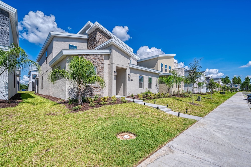 Gorgeous Brand New 7 Bedrooms House With Pool and Game Room at Champions Gate Resort - photo 67