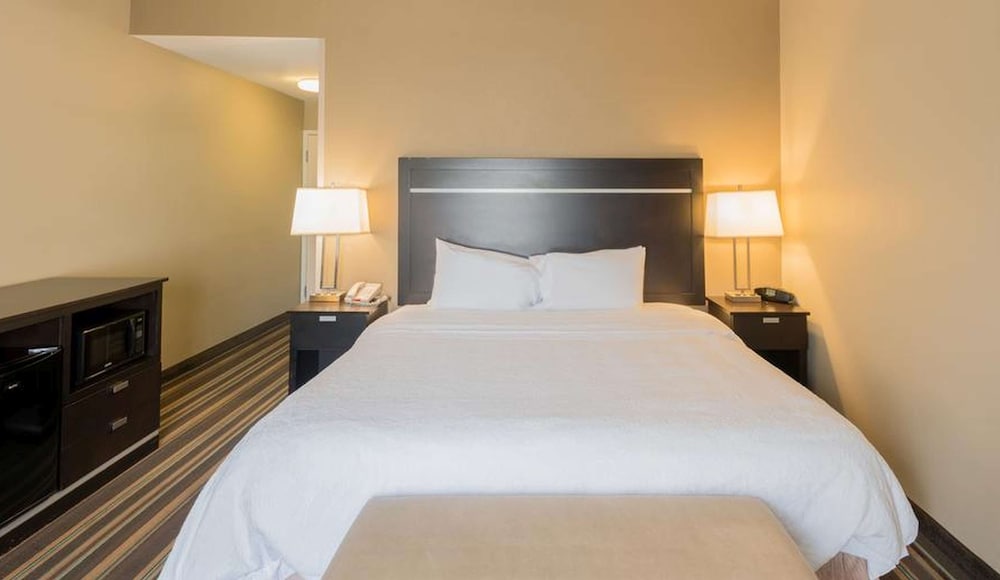 Hampton Inn New Albany - photo 13