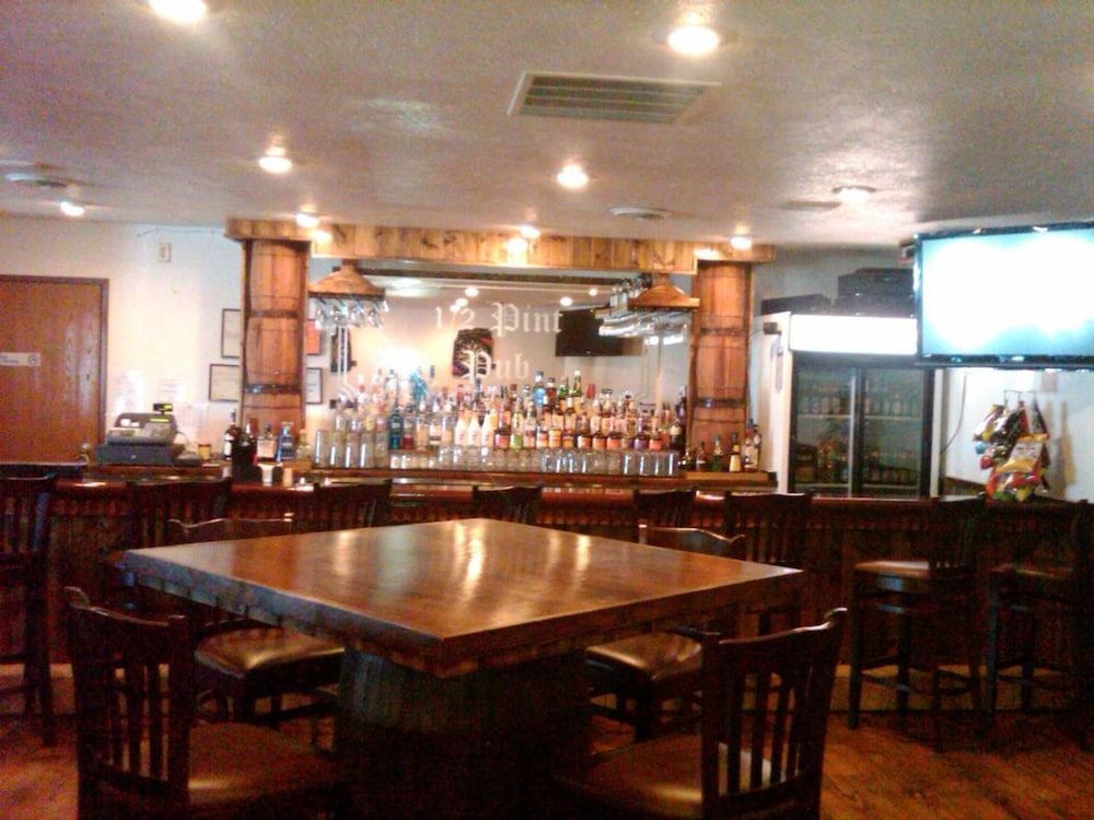 Boarders Inn & Suites by Cobblestone Hotels Munising - photo 36