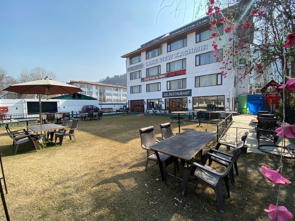 Hotel Lake View Kashmir — 4-Star Luxury Hotel in Srinagar, India