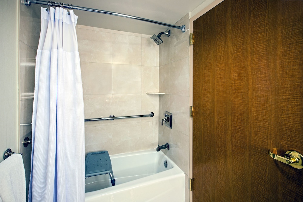 Crowne Plaza: Philadelphia King of Prussia by IHG - photo 14