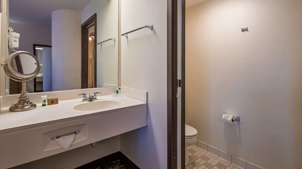 Charlevoix Inn & Suites SureStay Collection by Best Western - photo 30