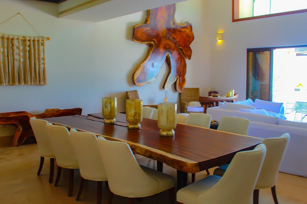 Therasia Luxury Beachfront Retreat — Dzemul