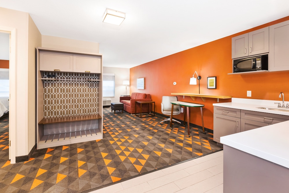 Holiday Inn & Suites Toledo Southwest Perrysburg by IHG - photo 17