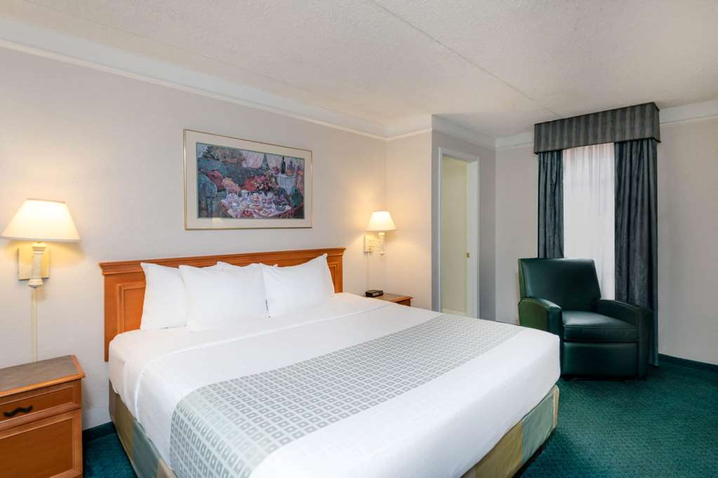 La Quinta Inn by Wyndham Farmington - photo 24
