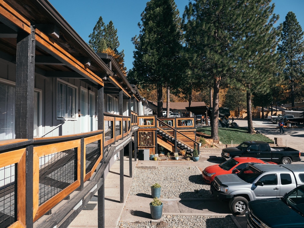 Loge Mt. Shasta - photo 33