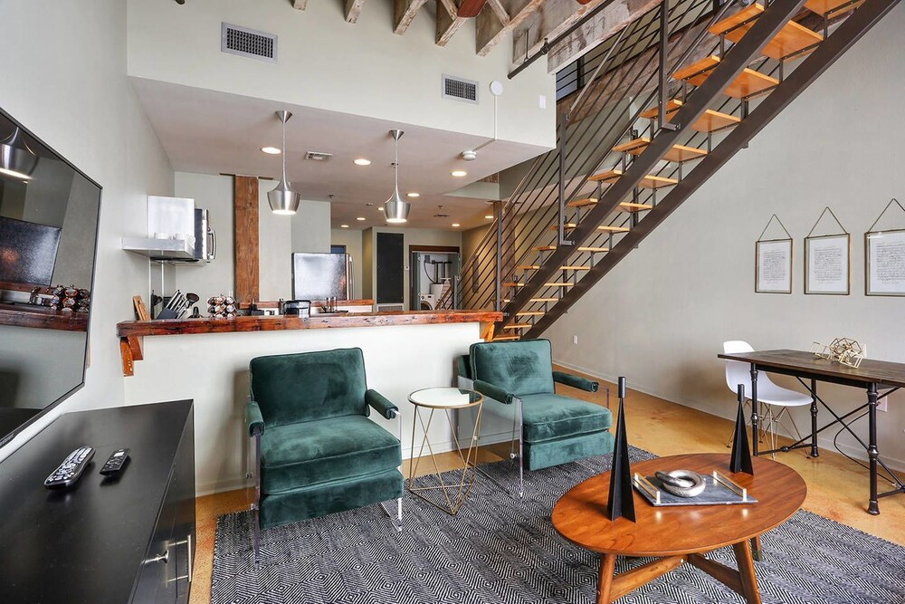 Inventive 2br 2.5 BA Industrial Apt by Domio — 4-Star Luxury Hotel in New Orleans, United States