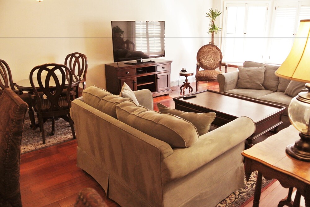 Cow Hollow Suites - photo 25
