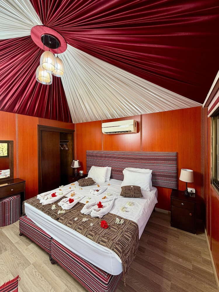 Rum Oasis Luxury Camp — 5-Star Luxury Hotel in Wadi Rum, Jordan