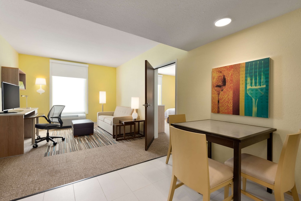 Home2 Suites by Hilton Cleveland Beachwood - photo 8