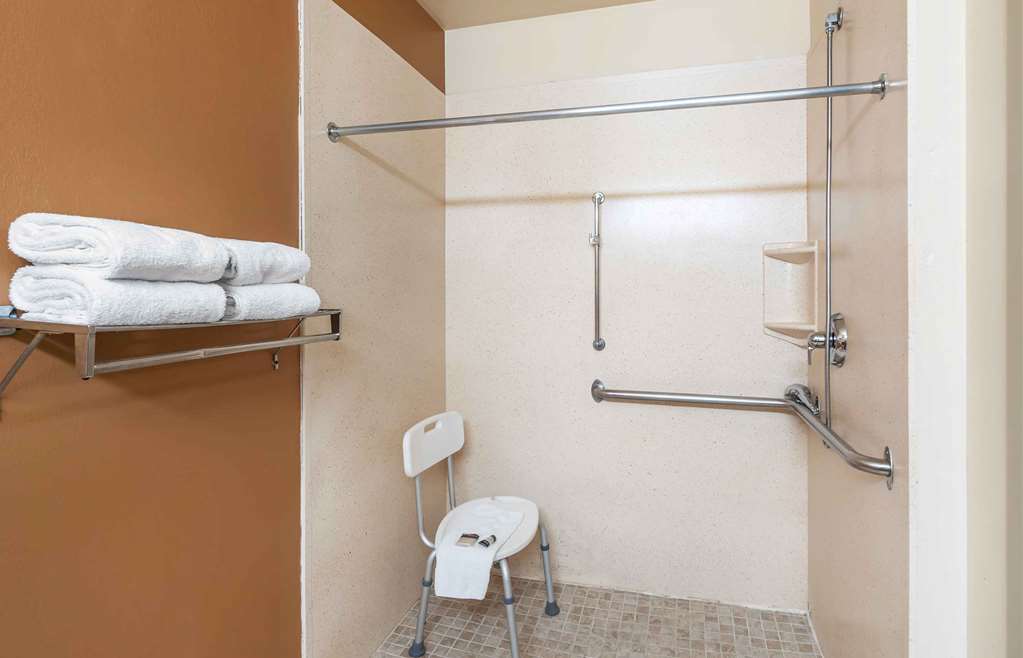 Extended Stay America Suites Chicago Woodfield Mall - photo 15