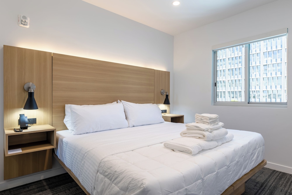 Hotel Mai Downtown Long Beach - photo 42