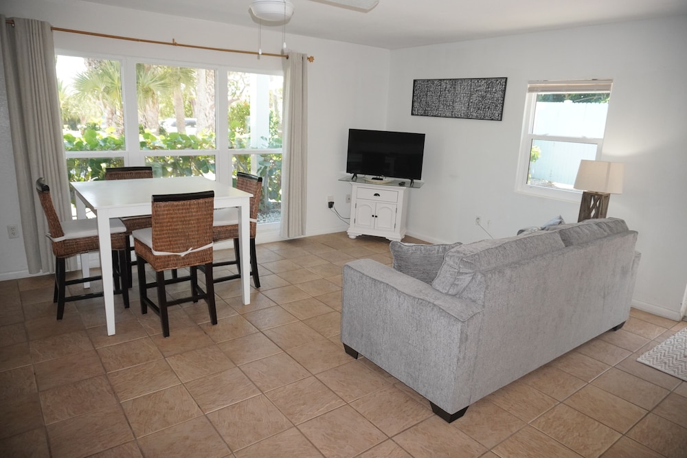 Pearl Beach Inn - photo 12