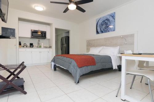 Costa Este Pompano Beach - photo 2