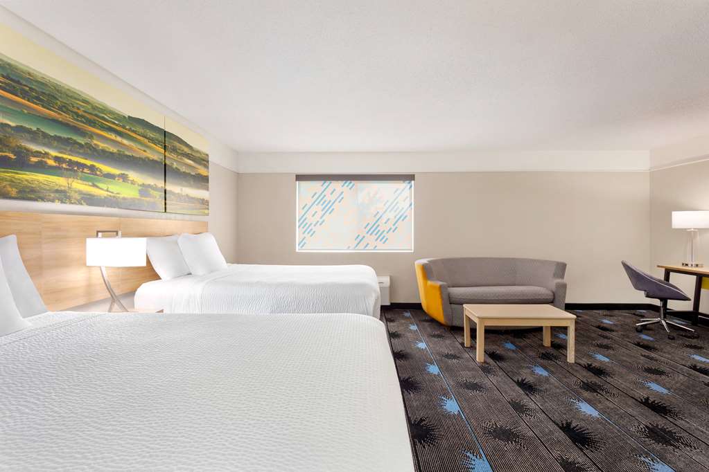 Days Inn by Wyndham Kansas City International Airport - photo 29