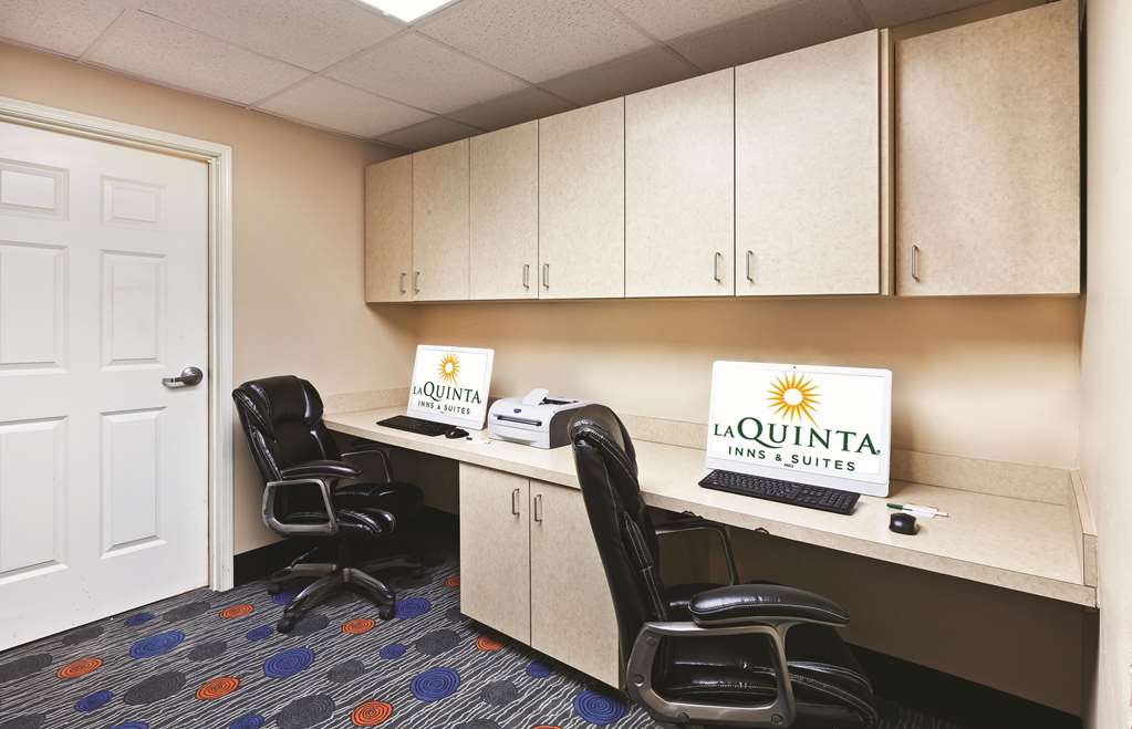 La Quinta Inn & Suites by Wyndham Granbury - photo 36