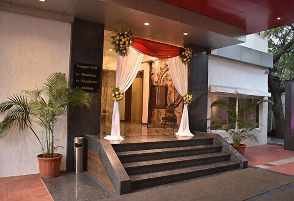 Hotel South Coast — hotel in Navi Mumbai