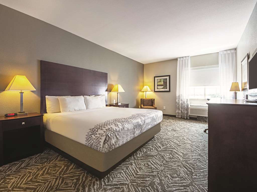 La Quinta Inn & Suites by Wyndham McKinney - photo 20