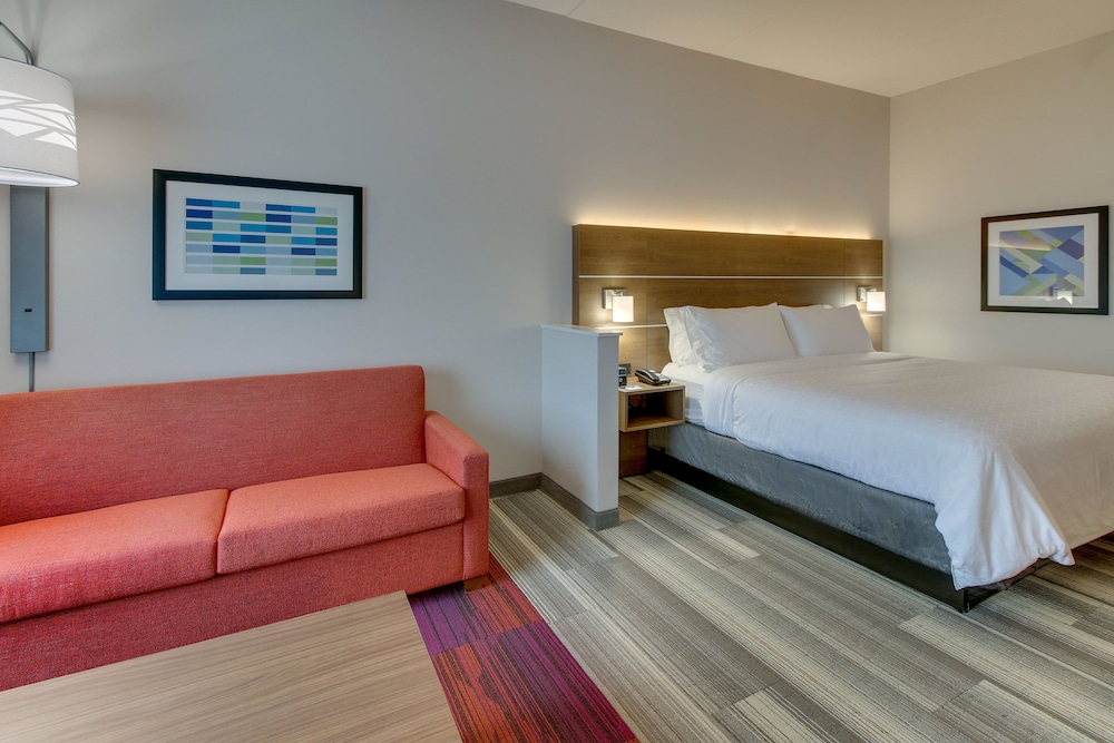 Holiday Inn Express & Suites Nashville Metrocenter Downtown by IHG - photo 8