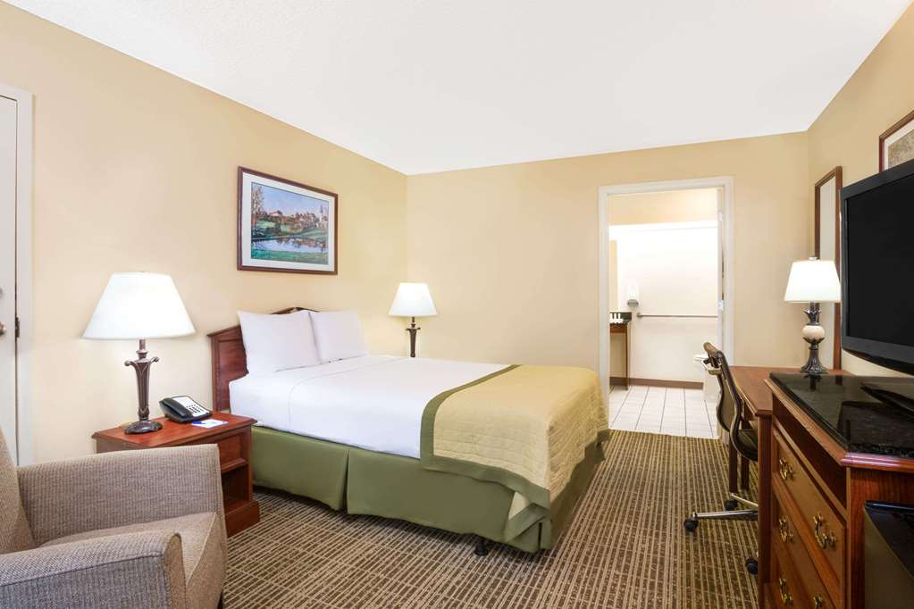 Baymont by Wyndham Thomasville - photo 24