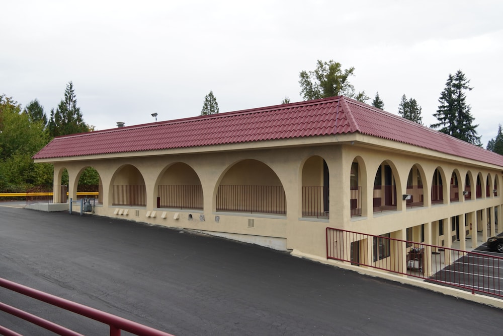 Timberland Inn & Suites - photo 109