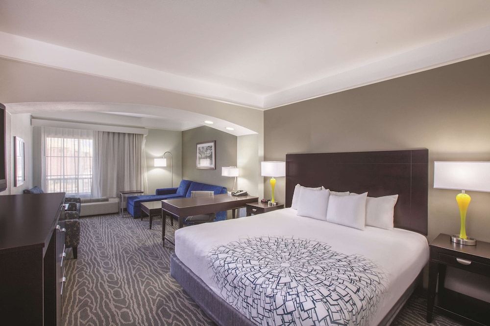 La Quinta Inn and Suites by Wyndham Lake Charles Casino Area - photo 11