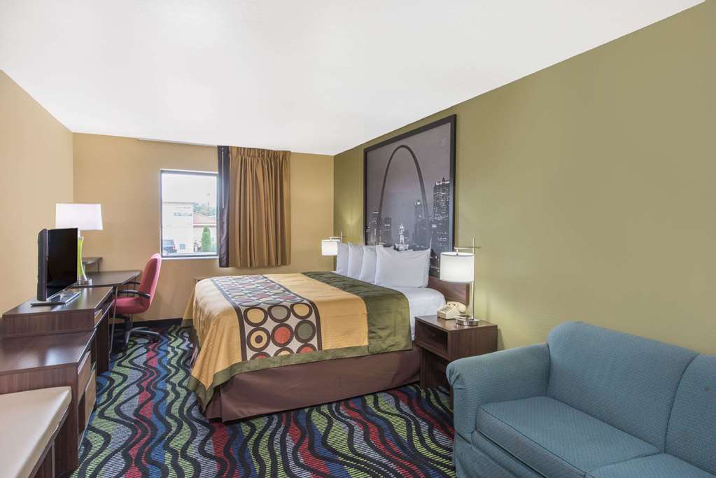 Super 8 by Wyndham Farmington - photo 3