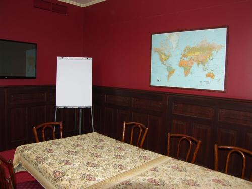 Adler Hotel — Budaors — photo 5