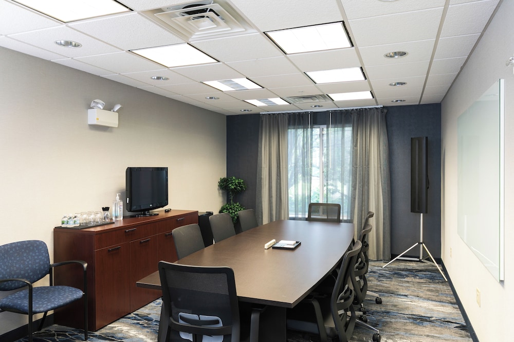 Fairfield Inn & Suites by Marriott Milwaukee Airport - photo 134