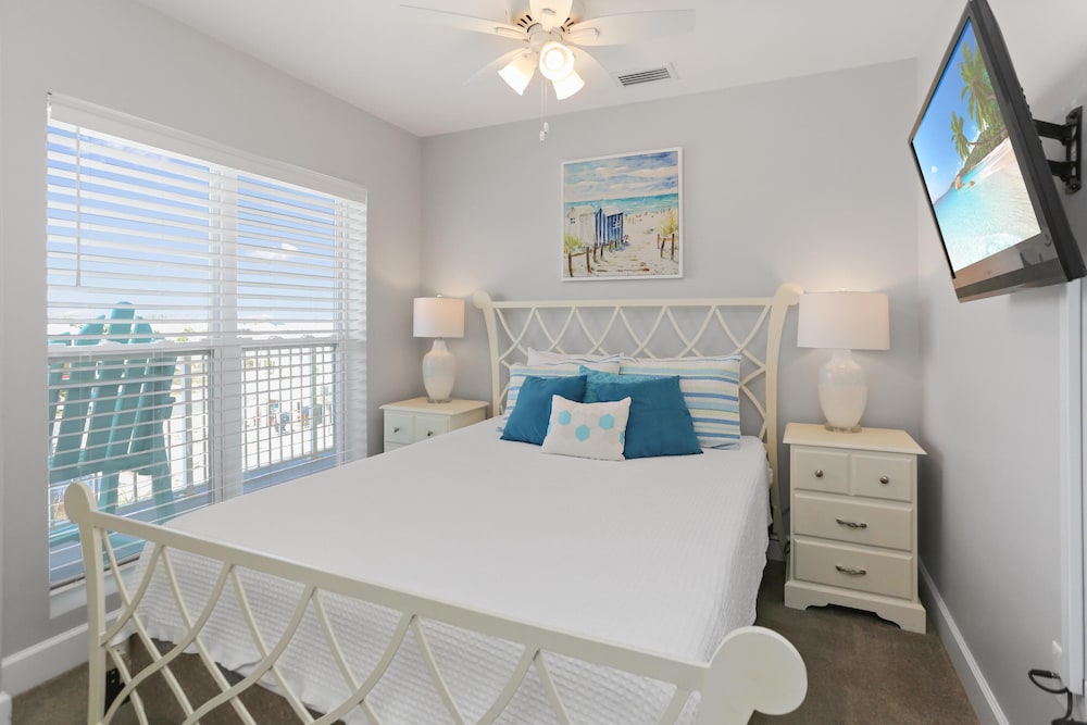 Surfside 15 Beachtime by Pristine Properties Vacation Rentals — 4-Star Luxury Hotel in Mexico Beach, United States
