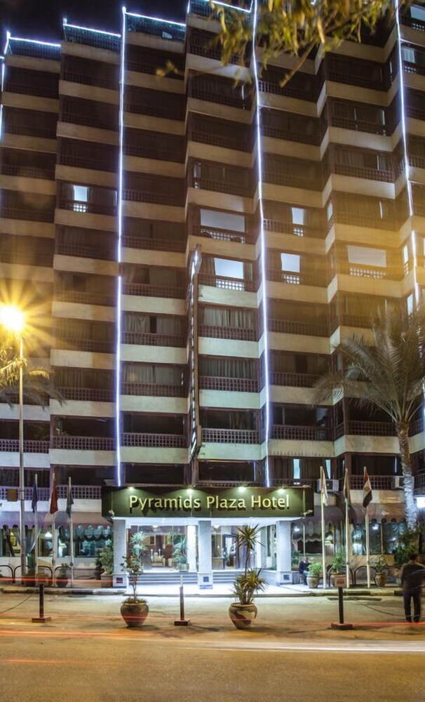 Pyramids Plaza Hotel