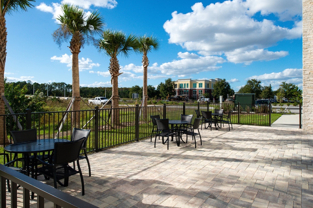 Holiday Inn Express Orlando South Park by IHG - photo 52