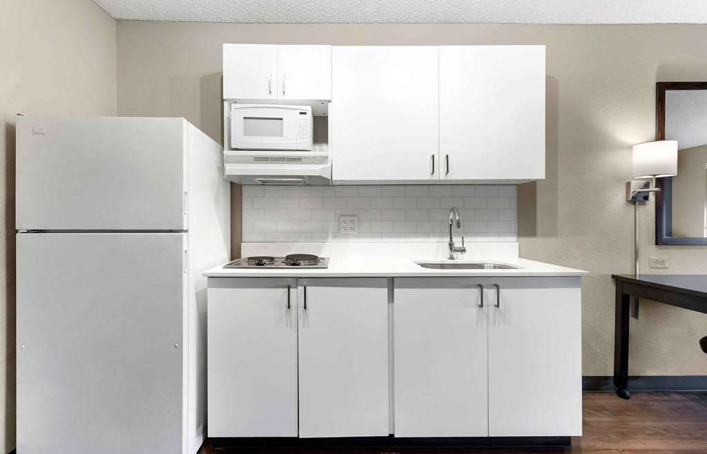 Extended Stay America Premier Suites Union City Dyer St. - photo 22
