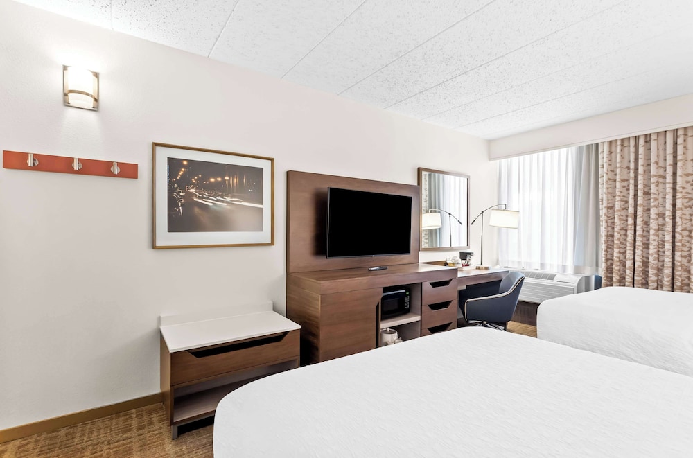 Hampton Inn Chicago Naperville - photo 14