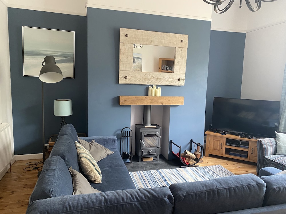 Stone Cottages with Garden And Parking in Ryde, United Kingdom