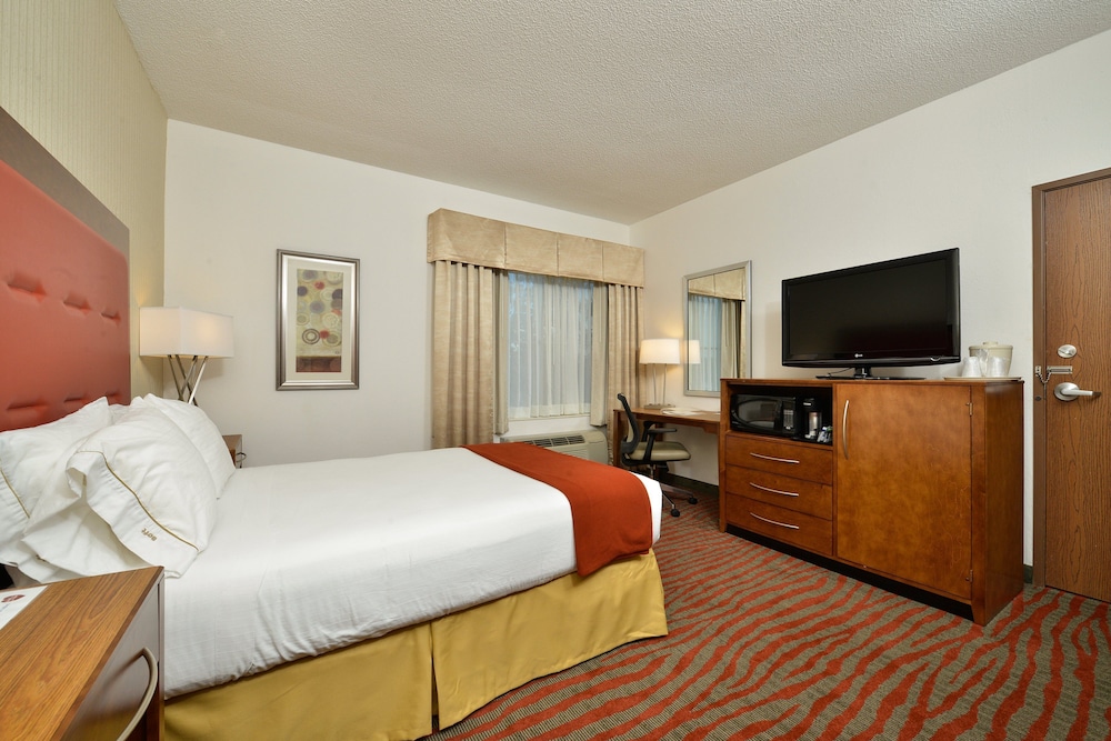 Holiday Inn Express Boston Milford by IHG - photo 7