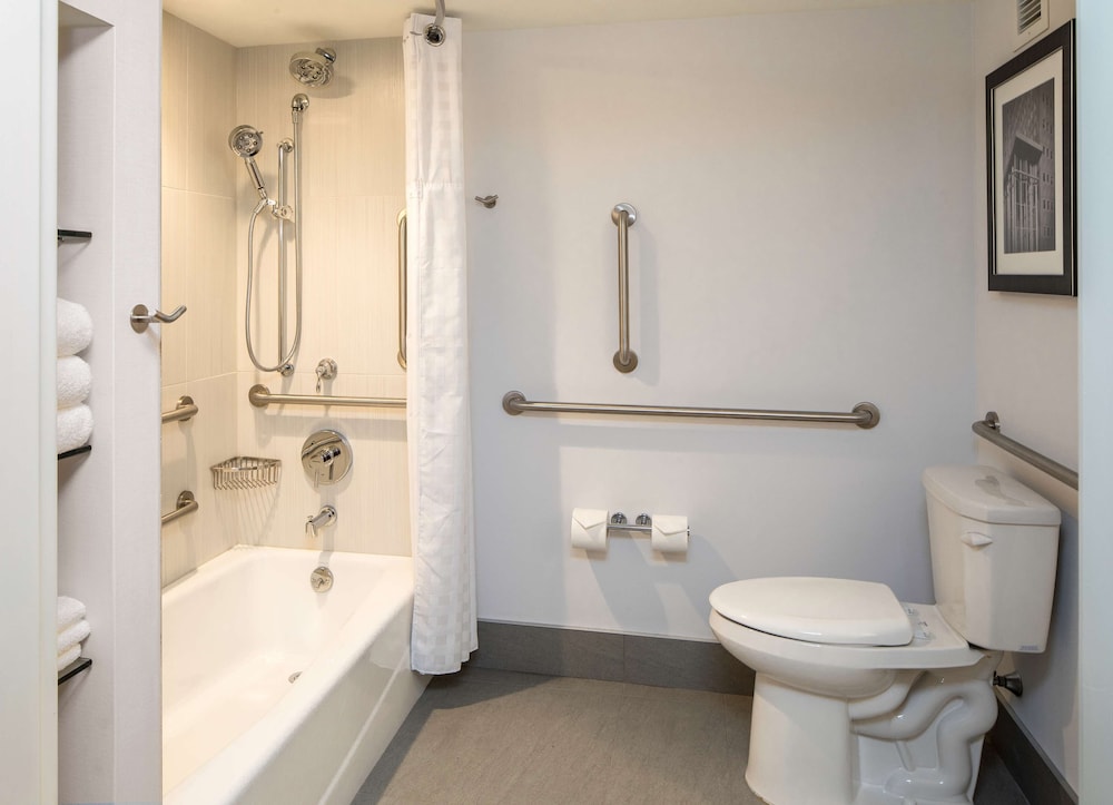 DoubleTree by Hilton Pittsburgh Cranberry - photo 61