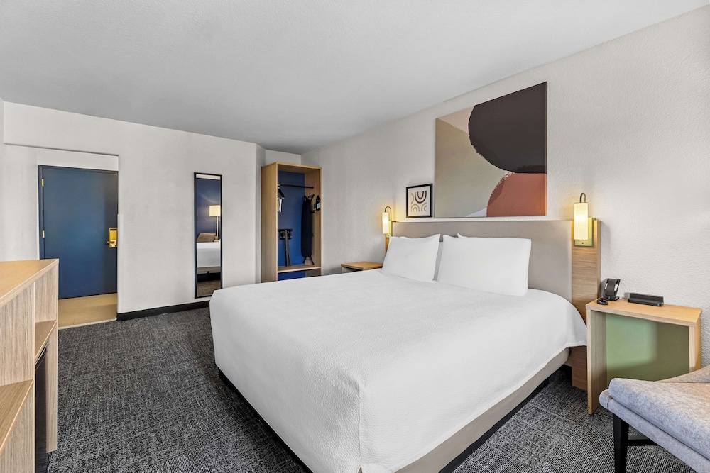 Spark by Hilton Glendale Phoenix North - photo 18