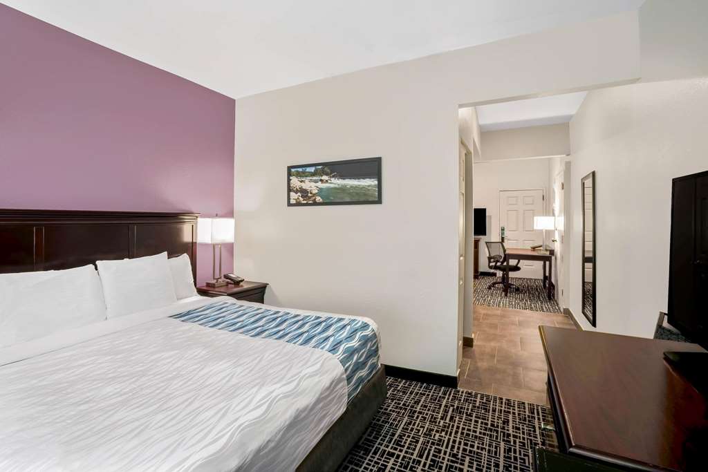 La Quinta Inn & Suites by Wyndham Cookeville - photo 11