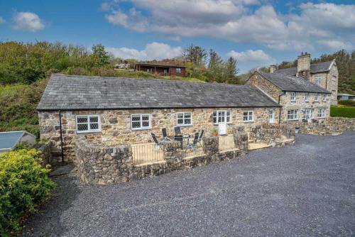 Stabal Soch - carbon neutral hotel in Pwllheli