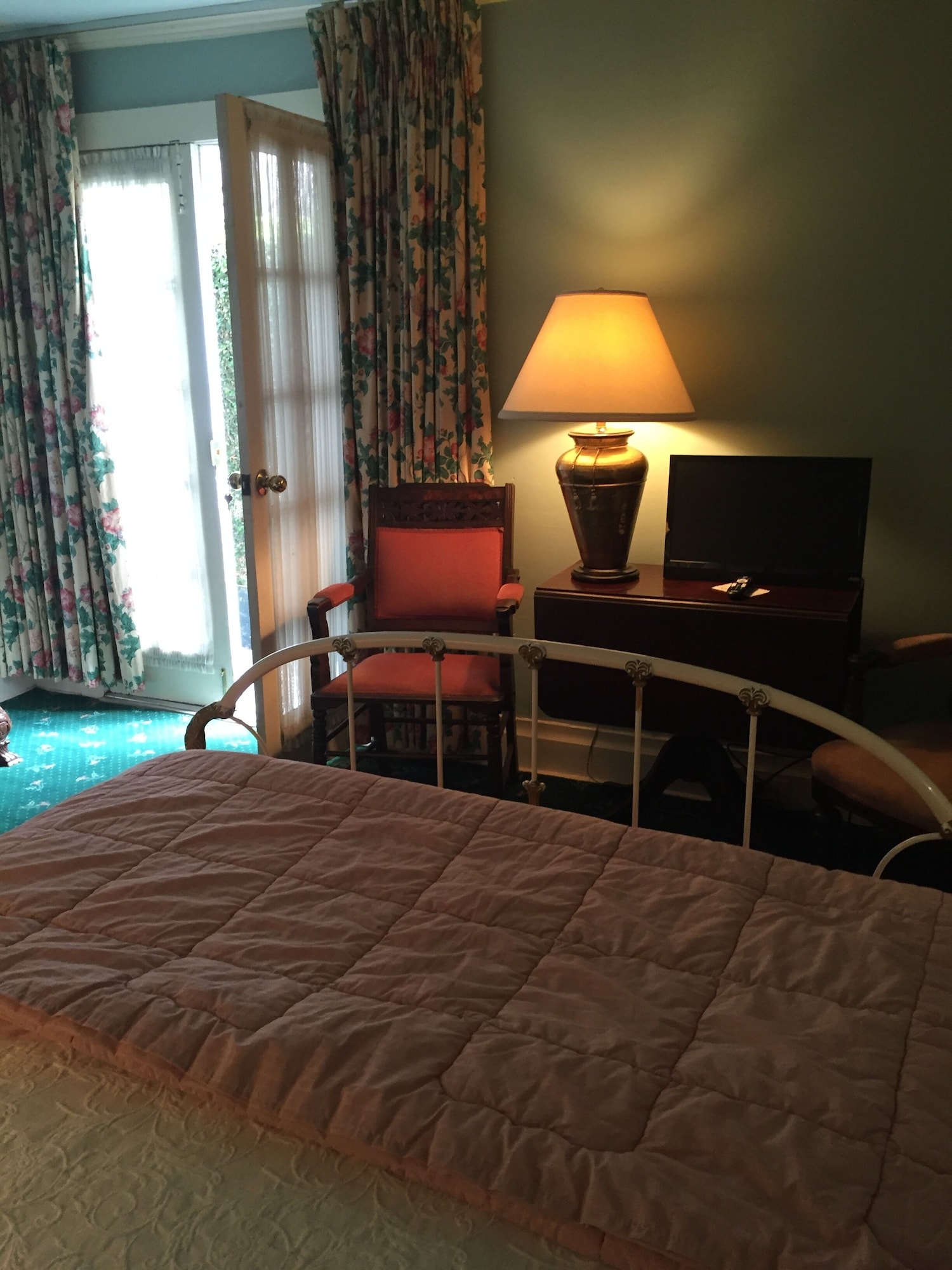 Nine O Five Royal Hotel - photo 2