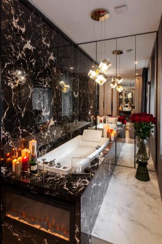 Aristo Jacuzzi Hotel - last minute hotel in Lviv