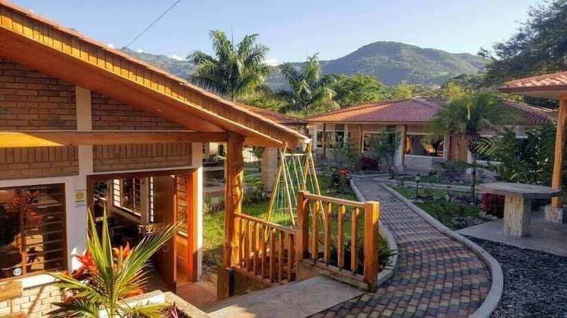 Live The Life And Toro Bar in Cuenca, Ecuador