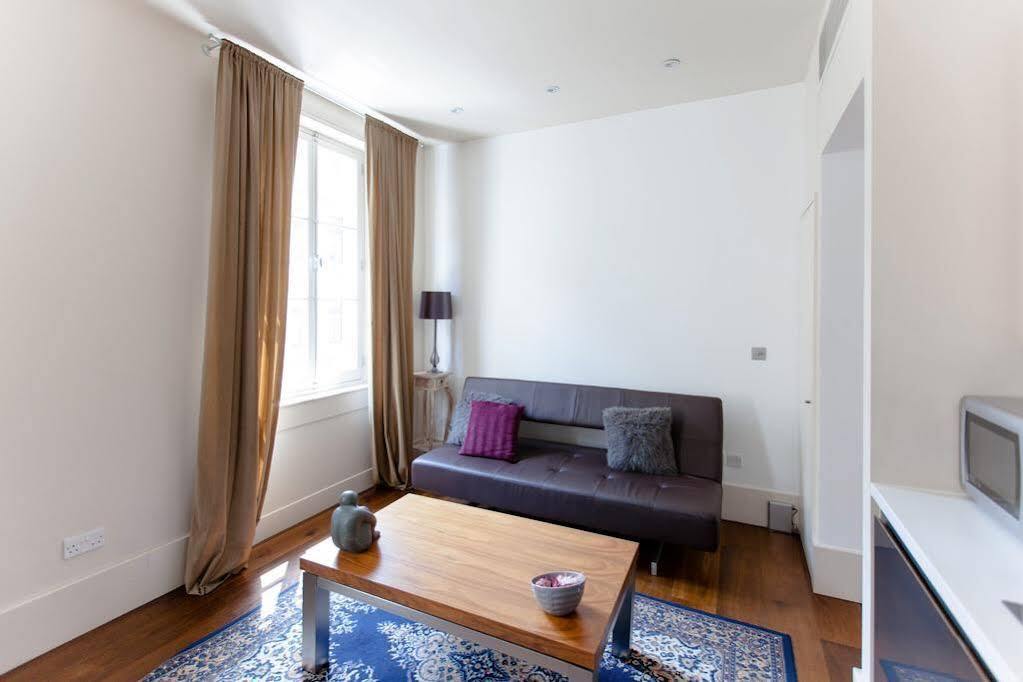 Luxury Mayfair apartment — 5-Star Luxury Hotel in London, United Kingdom