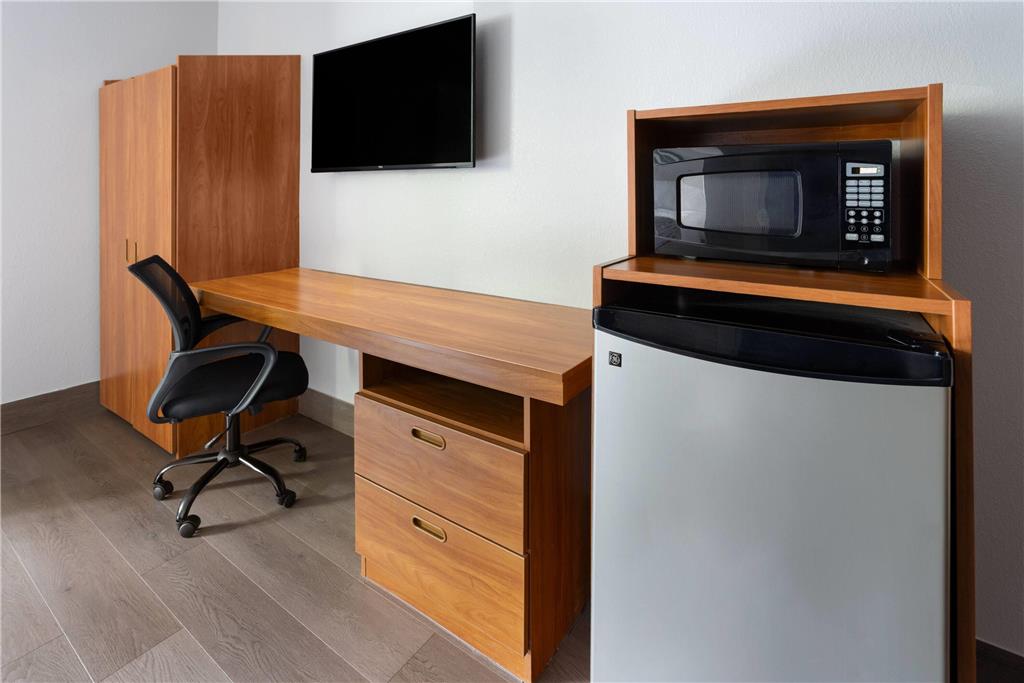 Microtel Inn by Wyndham Albany Airport - photo 21