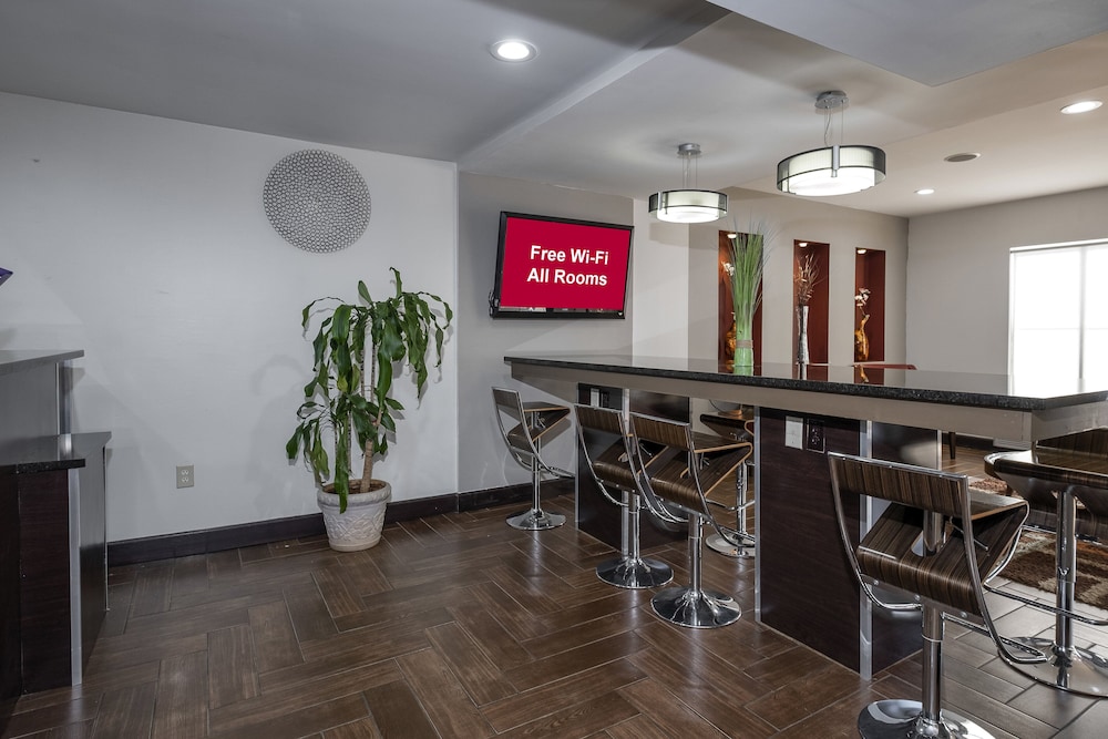 Red Roof Inn Raleigh North Crabtree Mall PNC Arena - photo 2