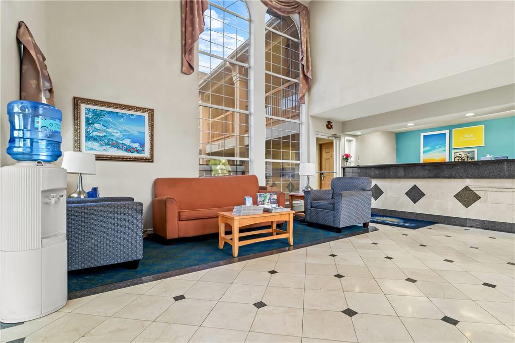 Days Inn by Wyndham Nacogdoches SFA University Downtown - photo 7
