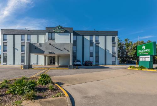 Hometowne Studios By Red Roof Newport News Hampton West — Newport News