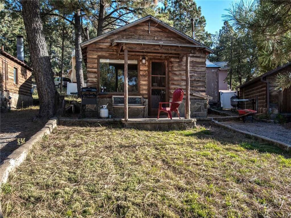 Apache Village 2 King Studio Midtown Sleeps 2 in Ruidoso, United States
